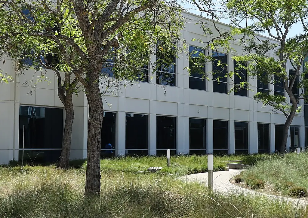 Commercial building entrance, business locksmith in Laguna Niguel CA